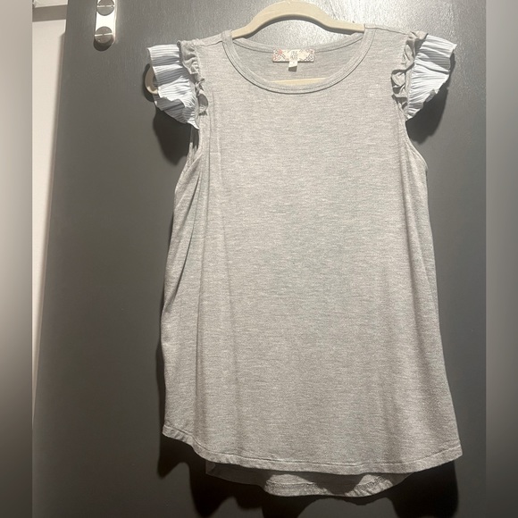 Gray Summer Top With Stripped Flutter Sleeves - Picture 3 of 6